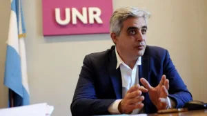 Franco Bartolacci es el rector de la Universidad Nacional de Rosario. Imagen: UNR.