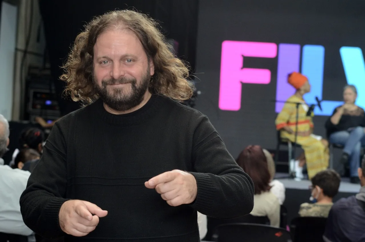 Neoliberal y ruinoso 1993 | Ornitorrinco Gito Minore es un poeta rockero
