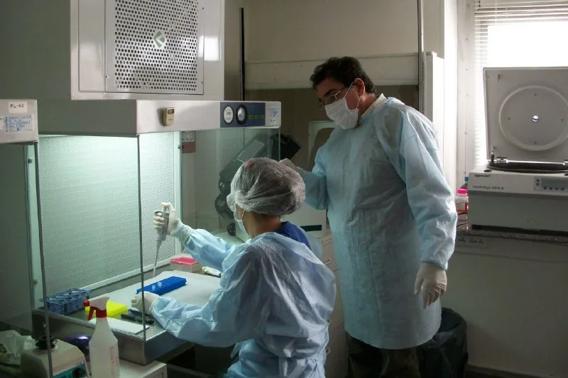 Laboratorio de genética forense, ubicado en Córdoba, donde hicieron los cotejos para las identificaciones de los “soldados sólo conocidos por DIos”, de las Islas Malvinas. Crédito: Prensa EAAF