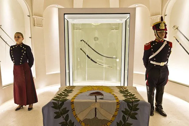Eso que está entre Mitre y Paka Paka | Ornitorrinco Sable corvo de San Martín en una exposición del Museo Histórico Nacional