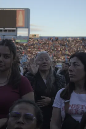 la fe mueve montanas y llena estadioss456 | La fe mueve montañas y llena estadios | Ornitorrinco