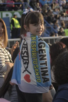la fe mueve montanas y llena estadiossff | La fe mueve montañas y llena estadios | Ornitorrinco