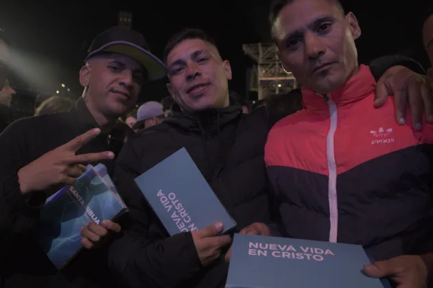 la fe mueve montanas y llena estadiossjyjyt | La fe mueve montañas y llena estadios | Ornitorrinco