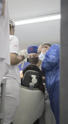 Ensename los dientes la UBA entrego 180 protesis gratuitas durante el paro a la japonesa13 | Enséñame los dientes: la UBA entregó 180 prótesis gratuitas durante el "paro a la japonesa" | Ornitorrinco