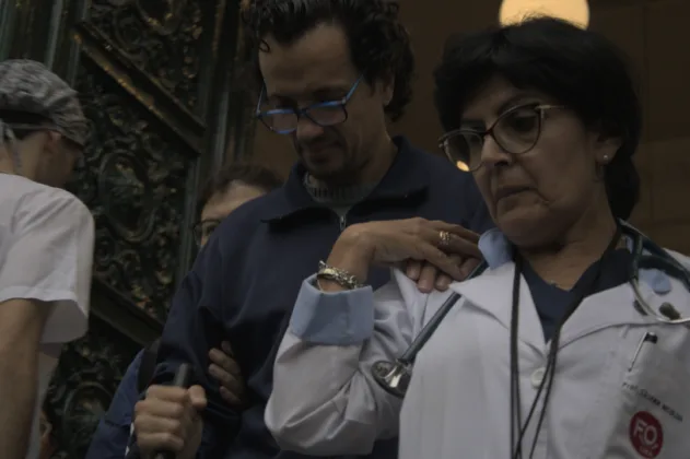 Ensename los dientes la UBA entrego 180 protesis gratuitas durante el paro a la japonesa4 | Enséñame los dientes: la UBA entregó 180 prótesis gratuitas durante el "paro a la japonesa" | Ornitorrinco