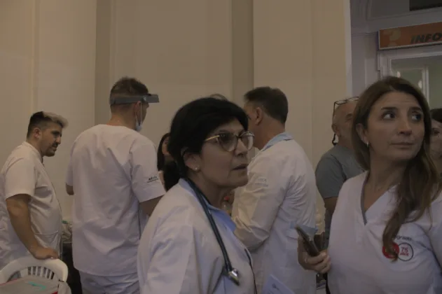 Ensename los dientes la UBA entrego 180 protesis gratuitas durante el paro a la japonesa6 | Enséñame los dientes: la UBA entregó 180 prótesis gratuitas durante el "paro a la japonesa" | Ornitorrinco