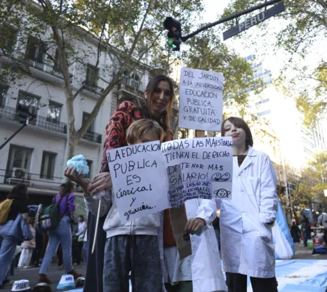 Marchar por la universidad estar sin poder sostener10 | ¿Alguien puede seguir estudiando? | Ornitorrinco