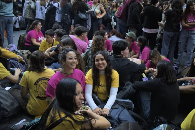 Marchar por la universidad estar sin poder sostener4 | ¿Alguien puede seguir estudiando? | Ornitorrinco