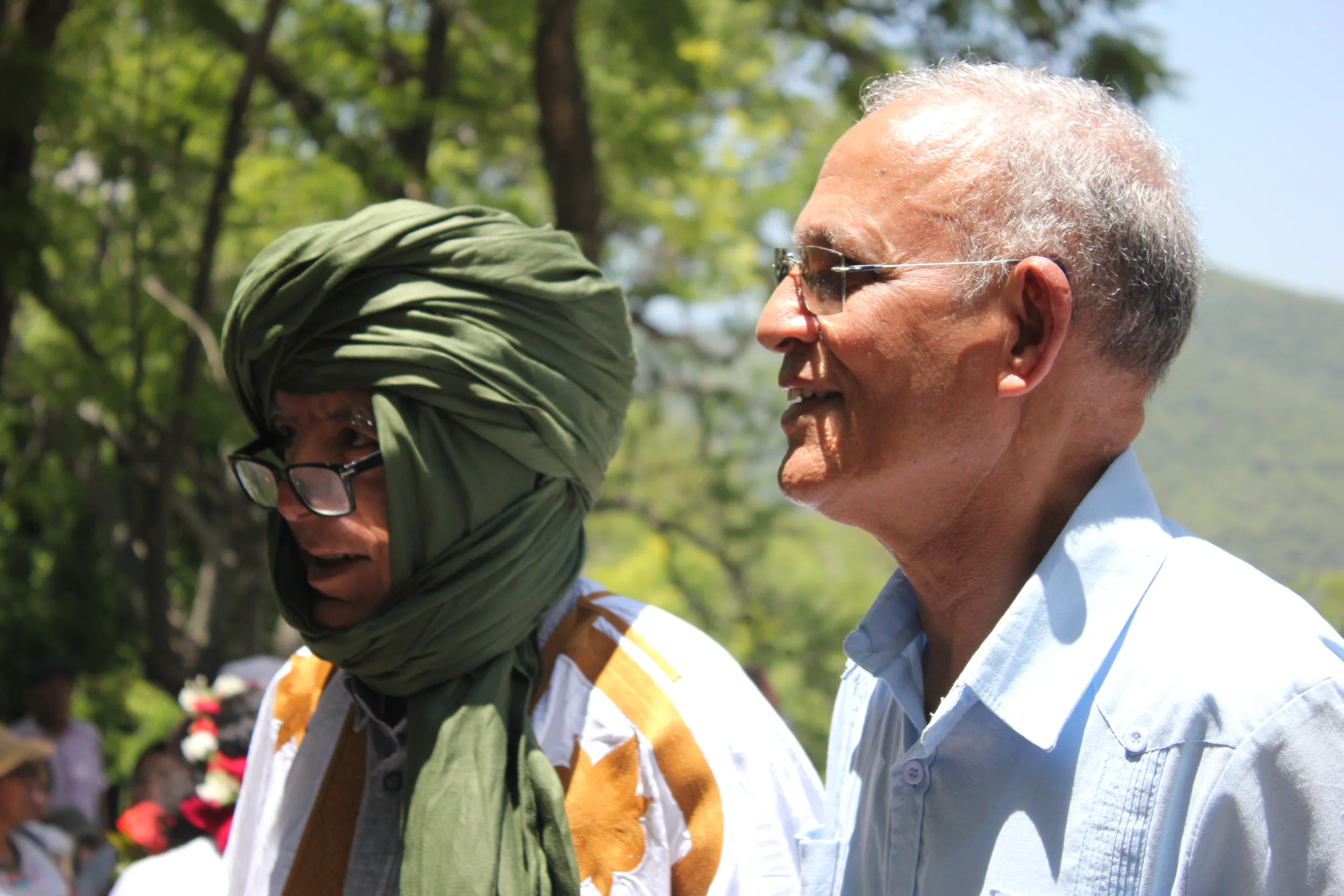 Sáhara Occidental, una diplomacia para conquistar la autodeterminación | Ornitorrinco Omar Bulsan, embajador del Sáhara Occidental en México junto a Abdeslam Omar Lahsen, presidente de la Asociación de Familiares de Presos y Desaparecidos Saharauis. Foto/Camila Mitre